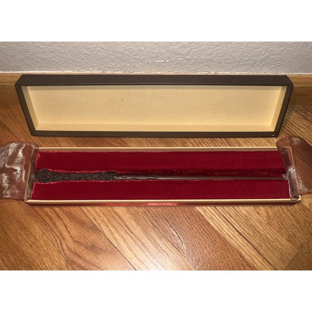 Harry Potter Wand 643/ 963 Noble Collection Olivanders Warmer Bros Boxed